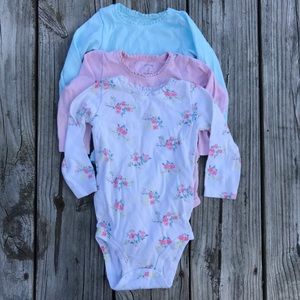 3 carters bodysuits